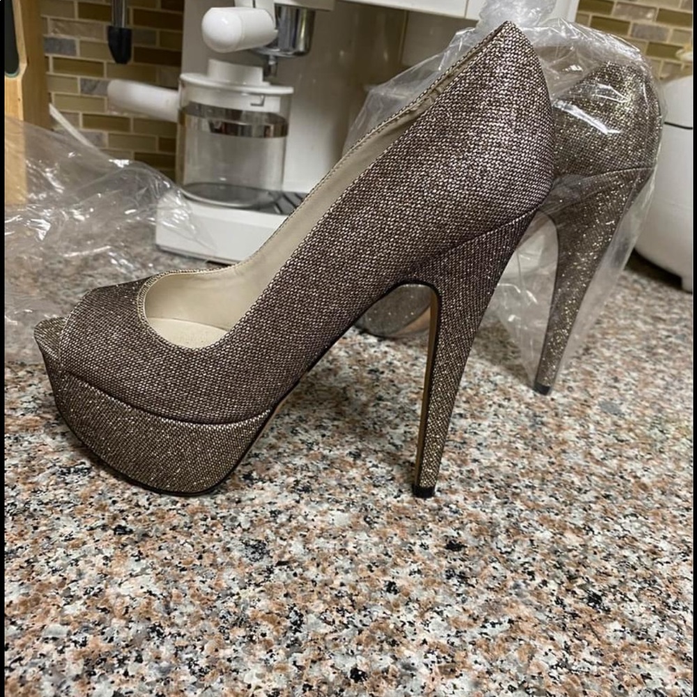 Woman shoes